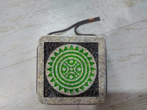 SIMBOLO ESTELA DE PIEDRA
