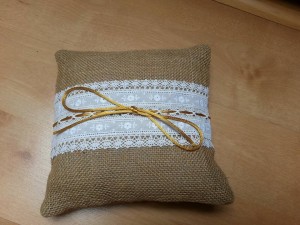 Cojin arpillera alianzas