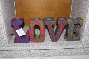 LETRAS LOVE MADERA COLORES