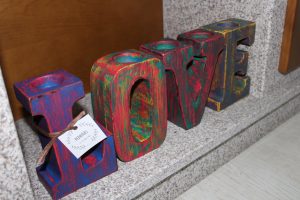 LETRAS LOVE MADERA COLORES