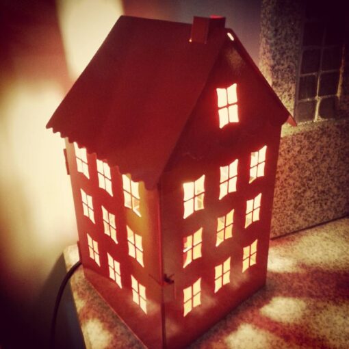 lampara casa roja metal