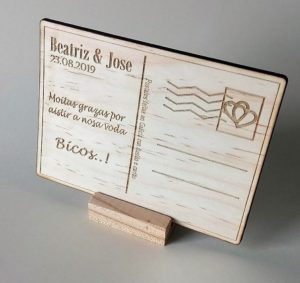 Postal de madera con foto