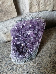 Geoda amatista mediana